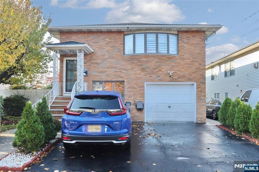 Primary Photo - 42 Ave C