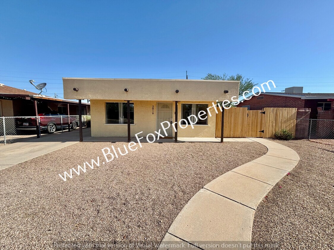 Foto principal - 2819 E 20th St