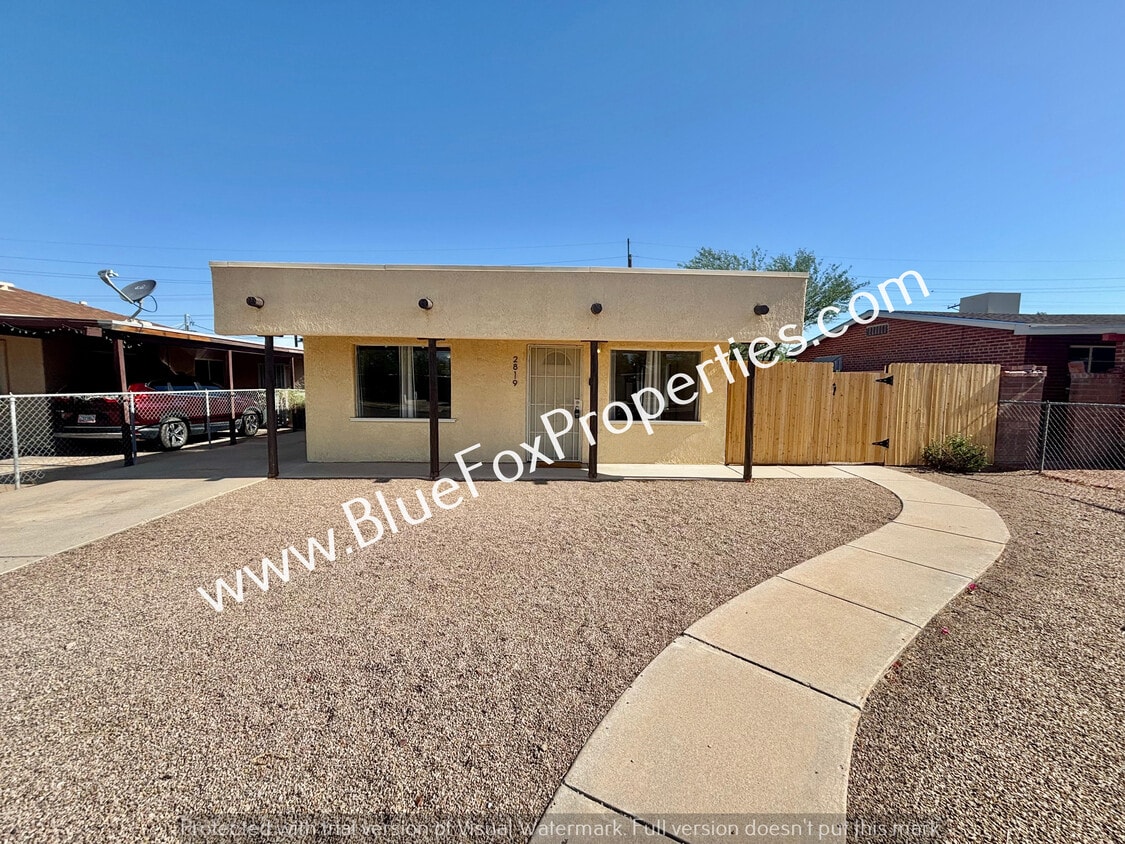 Photo - 2819 E 20th St-