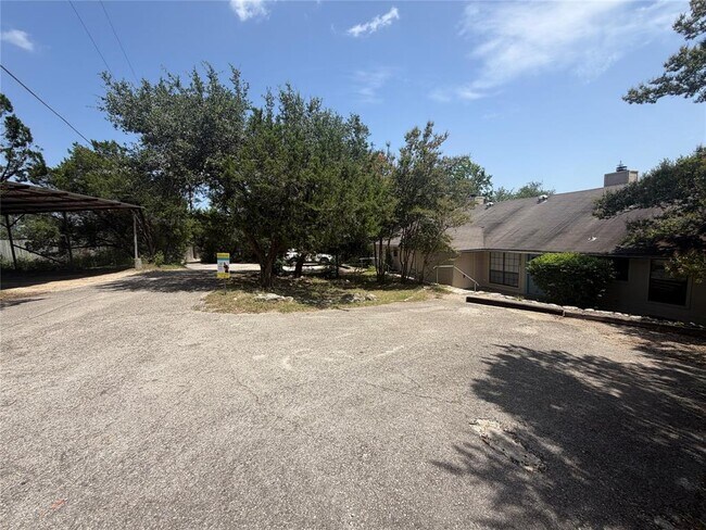 Foto del edificio - 11101 Oak Branch Dr