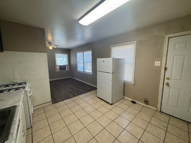 Building Photo - Beautiful Duplex Located Minutes From Texas Tech Campus!