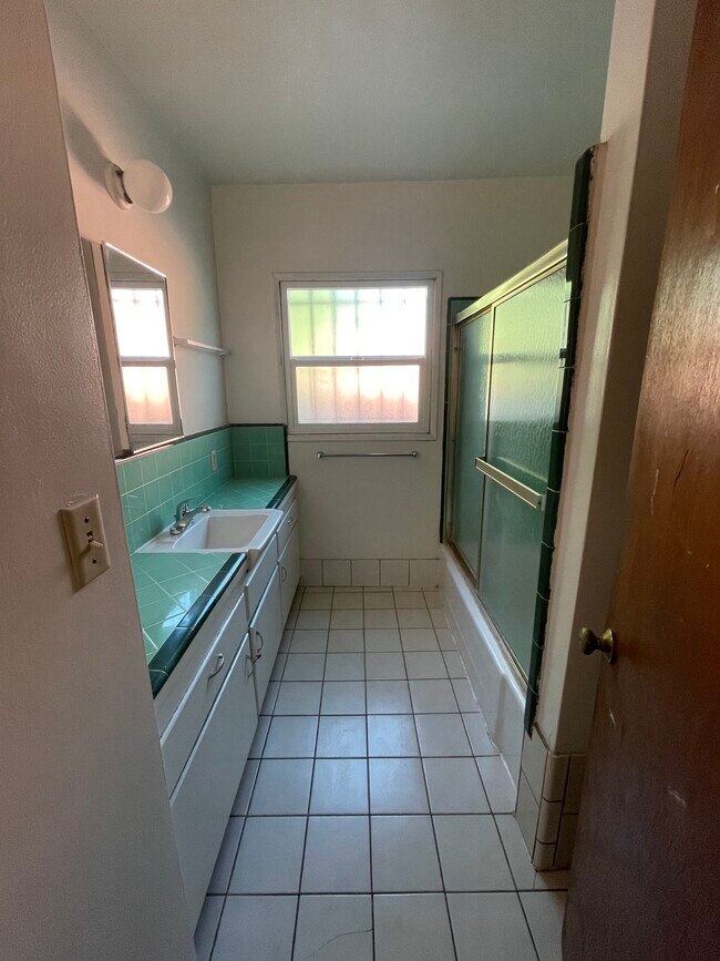 Foto del edificio - 4855 Druid St