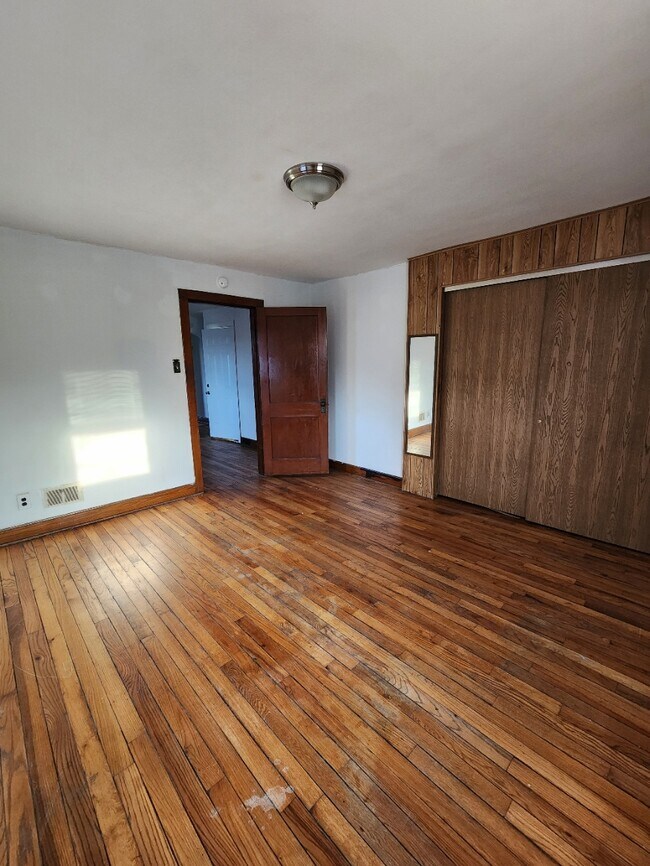 212 S Chestnut St Unit 3, Collinsville, IL 62234 212 S Chestnut St