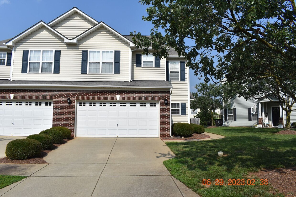 Foto principal - Stunning recently renovated duplex located...