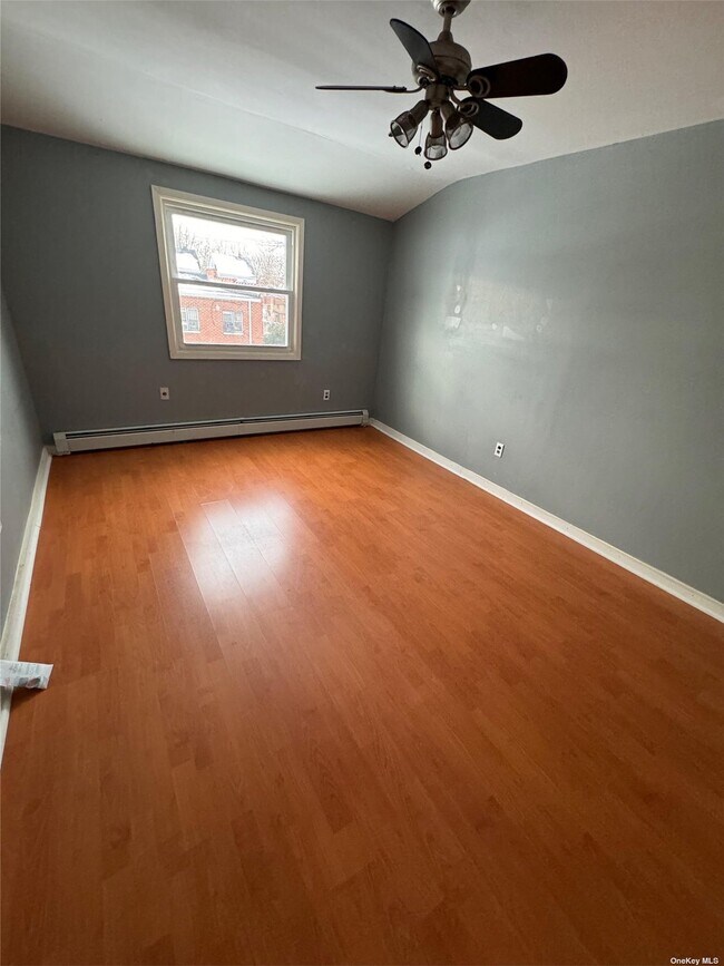 Foto del edificio - 189-23 Keeseville Ave