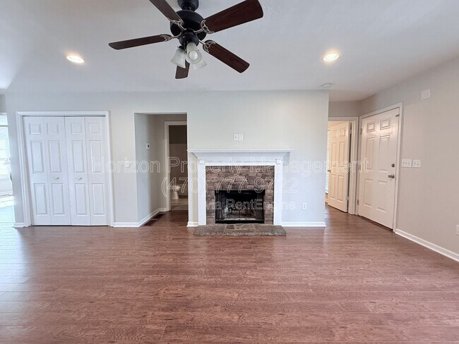 Building Photo - 9295 Horseshoe Bend