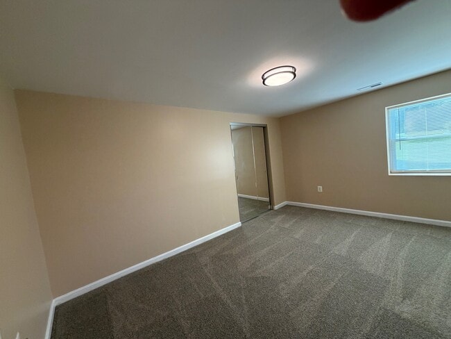 Building Photo - 406 Schucks Rd