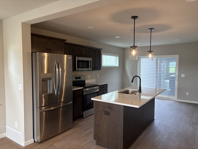 Building Photo - 1598 Star Light Dr