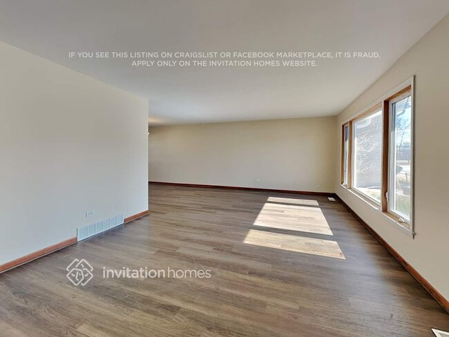 Building Photo - 1035 Iowa St