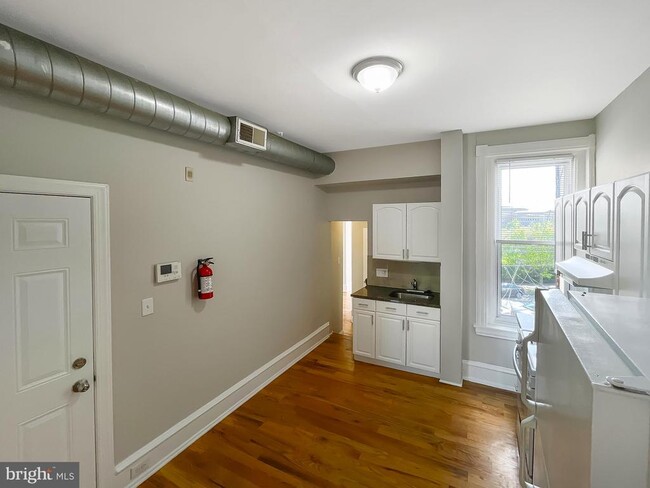 Foto del edificio - 637 N 32nd St