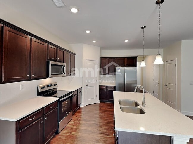 Building Photo - 7217 Garrett Ct