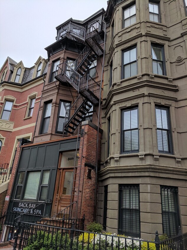Foto del edificio - 509 Columbus Ave