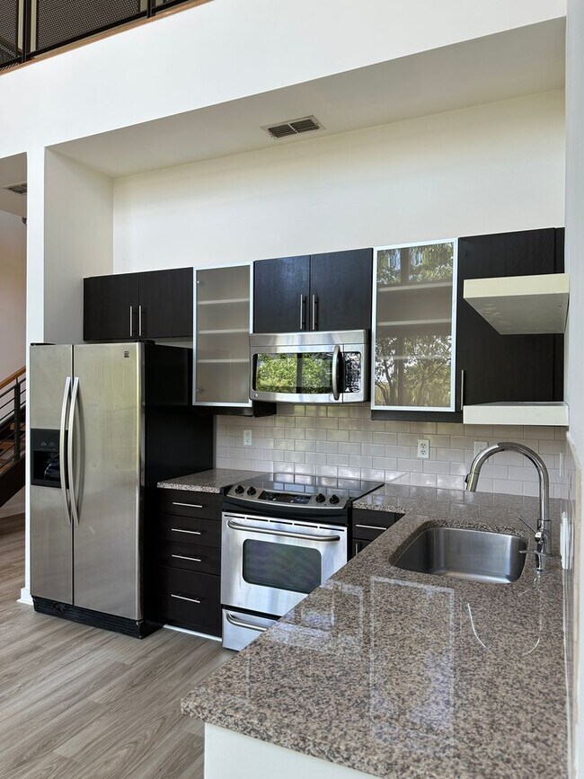 Building Photo - Urban Oasis in Castleberry Hill: Modern 2-...