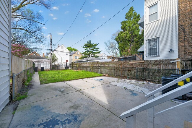 Foto del edificio - 8428 S Escanaba Ave