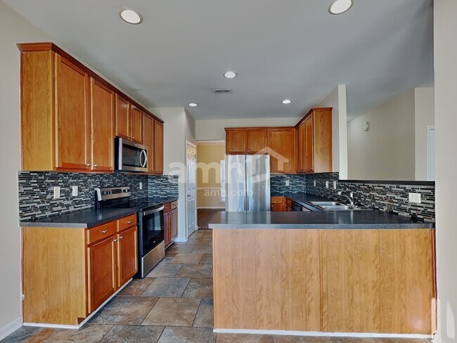 Foto del edificio - 6352 Hedgewood Ln