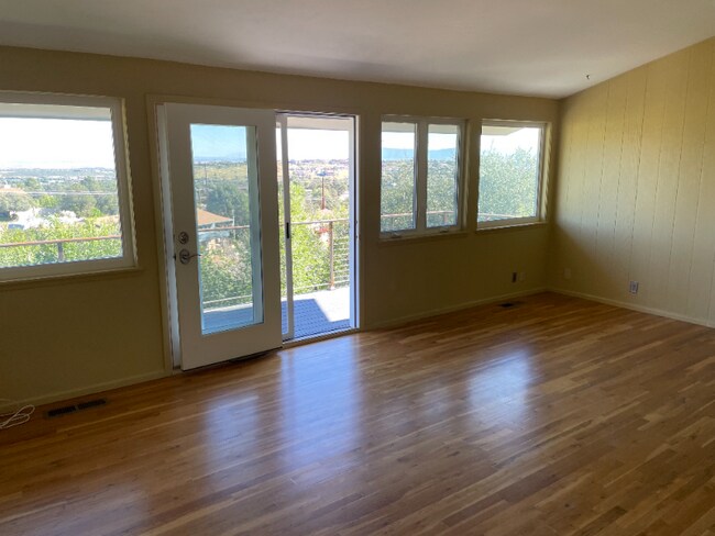 Foto del edificio - 562 Frederick Ln