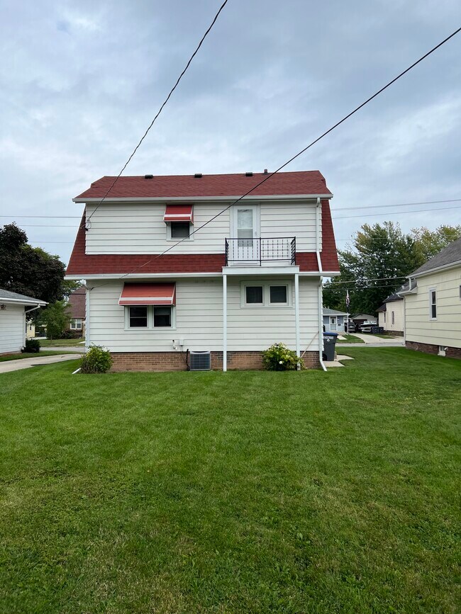 Big back yard! - 2514 N 10th St