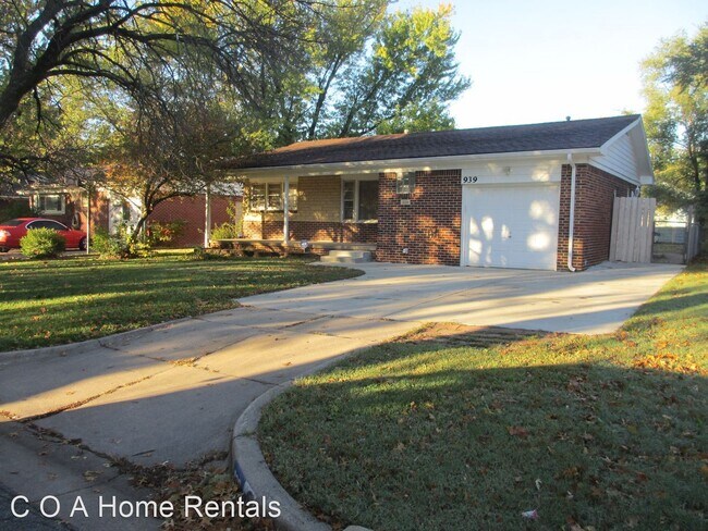 Building Photo - 2 br, 1 bath House - 939 S. Drury