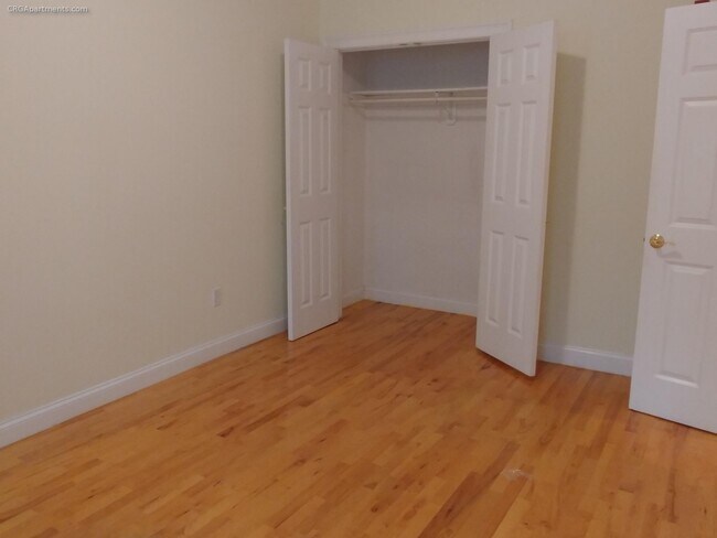 Foto del edificio - 8 Mullins Ct