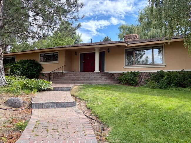 Building Photo - Lakeridge Shores Home!