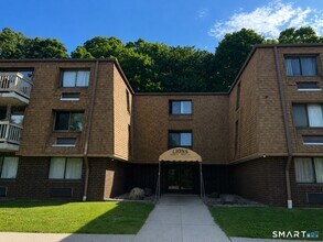Building Photo - 126 Triangle St
