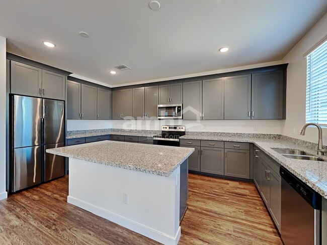 Building Photo - 10526 W Atlantis Wy