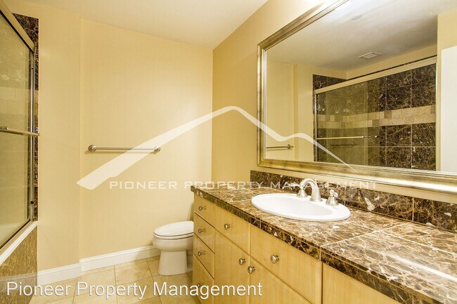 Foto del edificio - 1 br, 1 bath House - 2500 Cherry Creek S D...