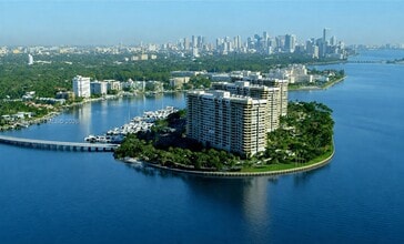 Building Photo - 3 Grove Isle Dr
