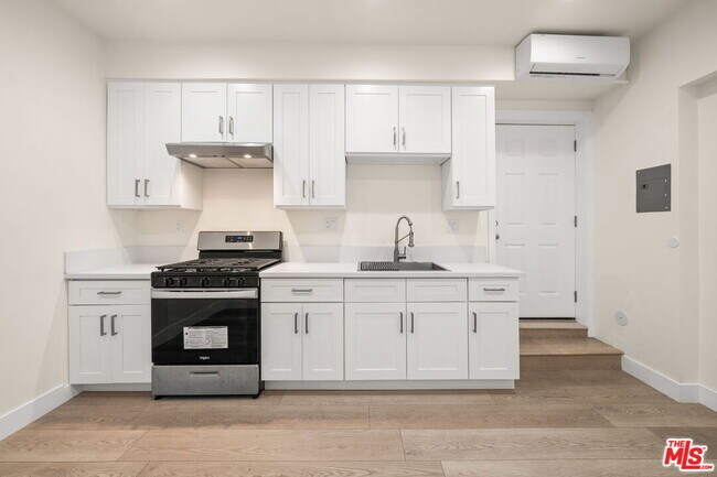 Foto del edificio - 212 S Reeves Dr