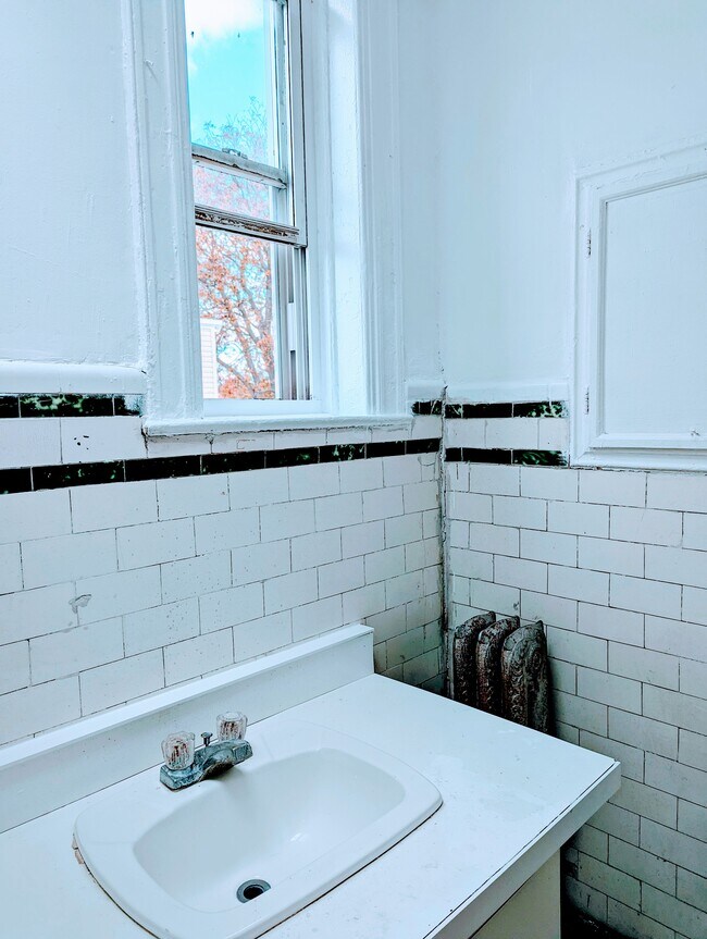 BATHROOM - 360 Van Siclen Ave