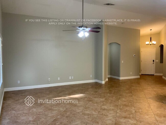 Foto del edificio - 1400 E Vernoa St