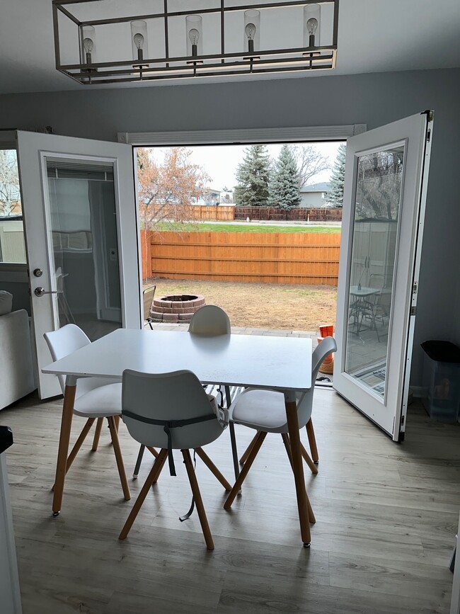 dining - 231 Bohl Ave