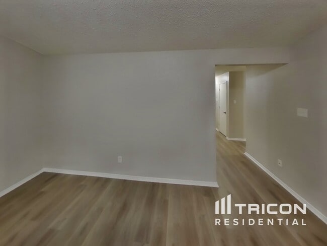 Foto del edificio - 2417 Highmont Dr