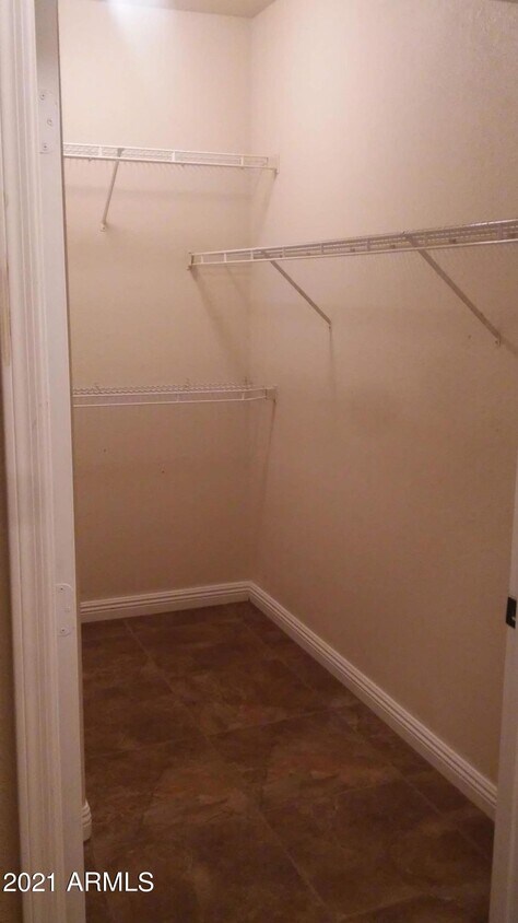 Foto principal - 3236 E Chandler Blvd