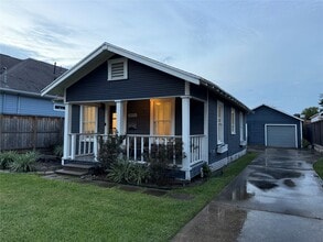 Building Photo - 912 Kern St