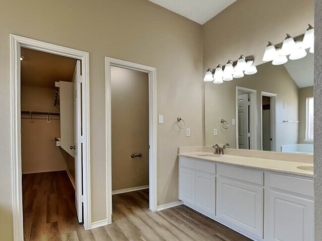 Foto del edificio - 2737 Preston Creek