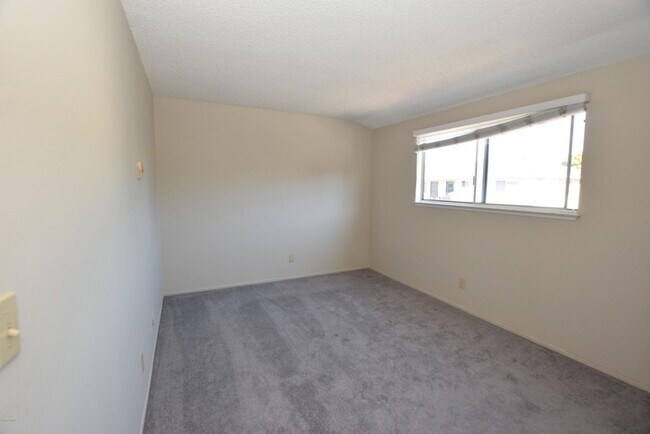 Foto del edificio - Popular Victoria Avenue Penthouse
