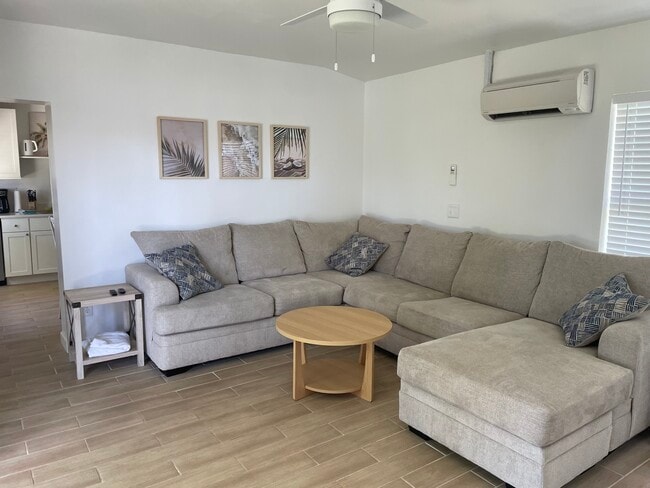 Foto del edificio - 104 W Osceola Ln