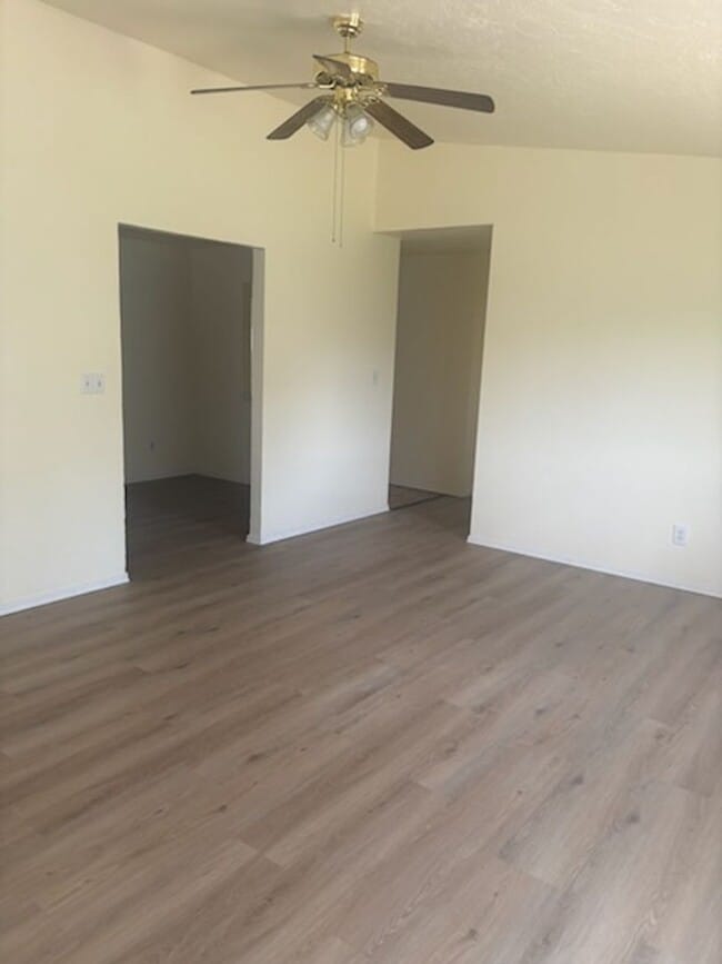 Building Photo - 6414 SW Lynnwood Ave