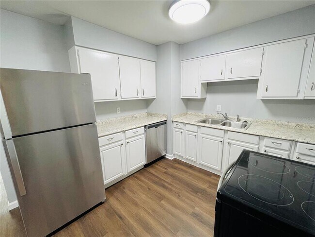 Foto del edificio - 6826 SW 52nd Ave