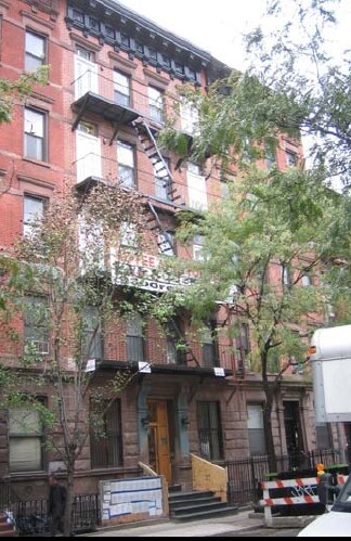 Building Photo - 450 W 50th St