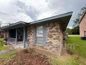 Building Photo - 1114 Willow Creek Dr