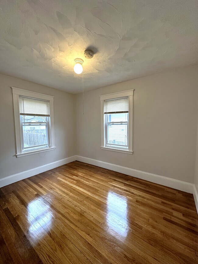 Foto del edificio - 66 Raycroft St