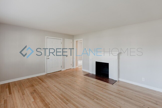 Building Photo - Charming 4 Bedroom in Birmingham!