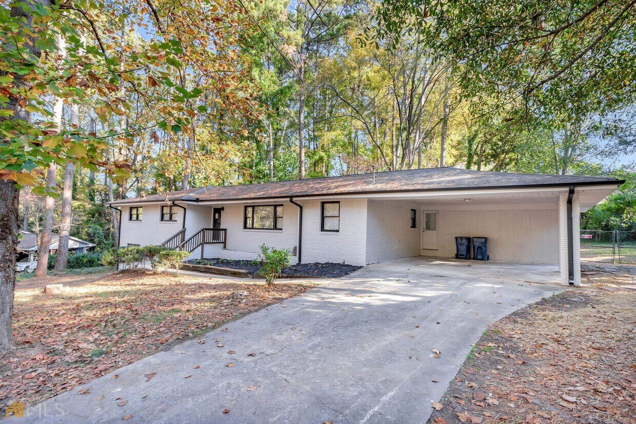 2781 Scenic Terrace, East Point, GA 30344 House Rental in East Point