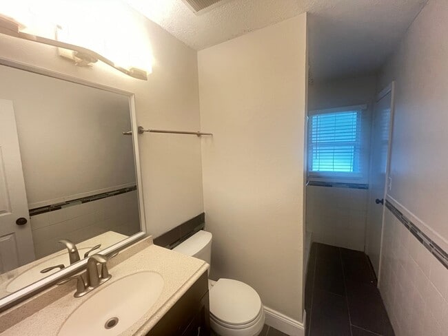Building Photo - Beautiful 3 Bed 1.5 Bath Pool Home for Rent in Lake Mary, FL
