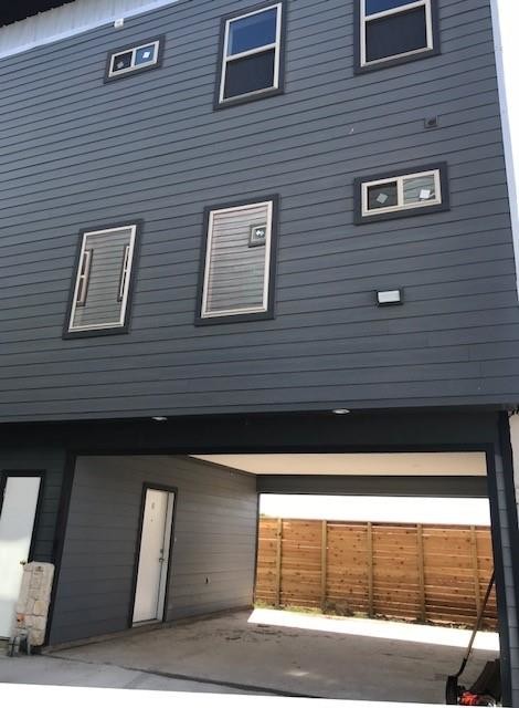 Building Photo - 2706 Hackberry