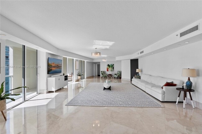 Building Photo - 200 Sunny Isles Blvd