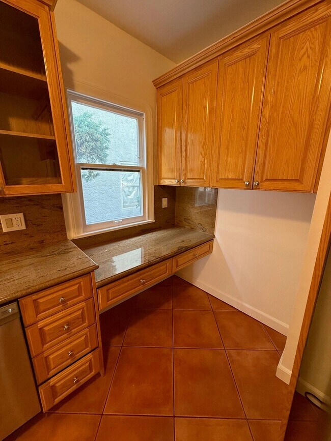 Foto del edificio - 339 N Orange Dr