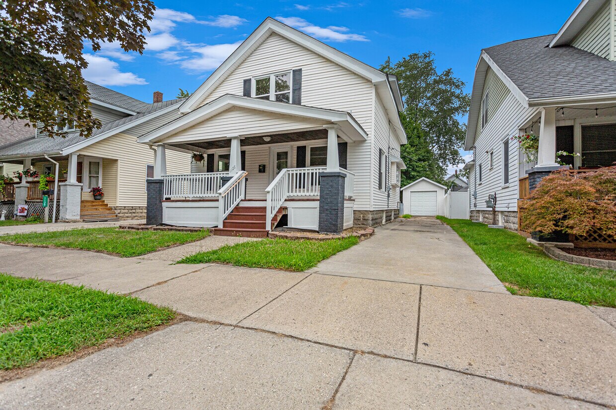Foto principal - 1128 Powers Ave NW
